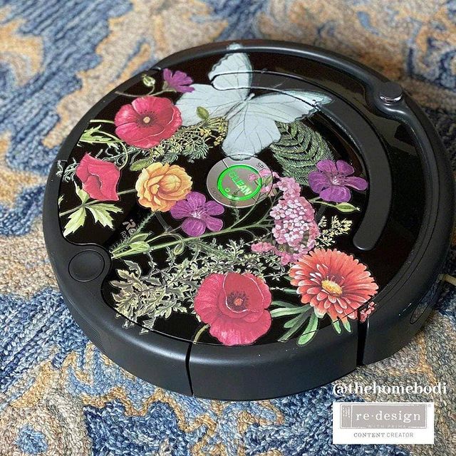 Nemcsak húsvéti tojást lehet festeni, kreatívan a robotot is fel lehet díszíteni! 🤩  Viszont a locsolkodással vigyázni, azt a robot nem annyira kedveli! 😁Kellemes Húsvéti Ünnepeket kívánunk, jó festegést! 

#iRobot #husvet #kreativ #dekor